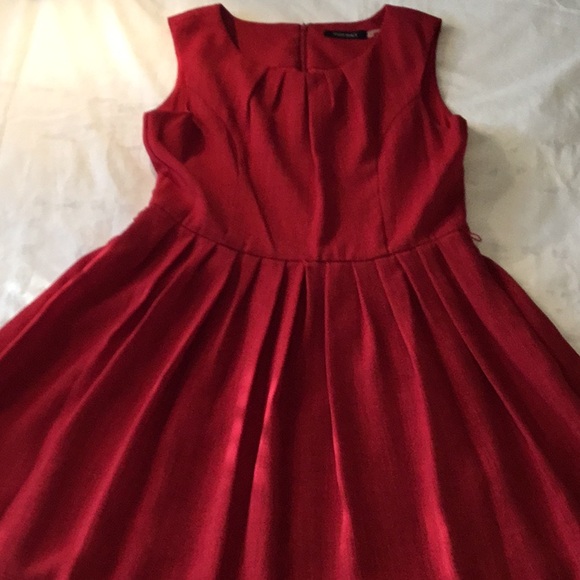 Elegant Red Ellen Tracy  Sleeveless fully lined Dress. Size 14. Side pockets. - Picture 14 of 16